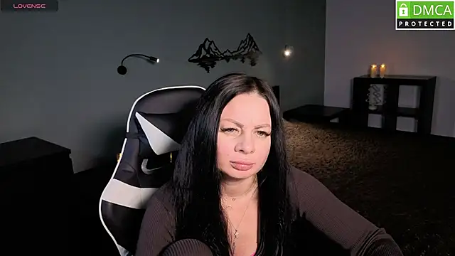 Snapshot of BettyMoon1 chatting on 11-30-25, 10:19 BettyMoon1 online show from 11-30-25, 10:19