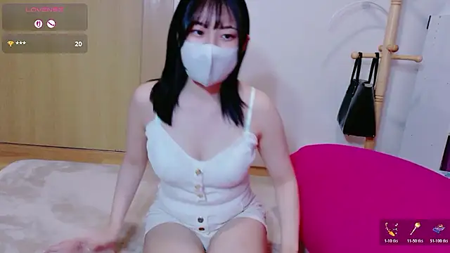 Snapshot of shiorin_3 chatting on 06-04-26, 10:43 shiorin 3 online show from 06-04-26, 10:43