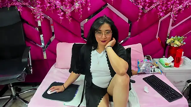 Alexa Sanz online show from 01-31-26, 08:07