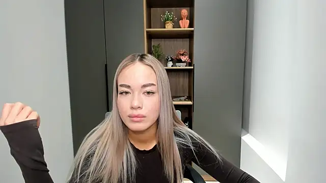 DorrisGranucci online show from 12-02-25, 06:08