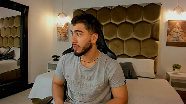 Franco banderas online show from 02-26-26, 10:14