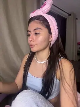 Stormi Thompsonn  online show from 11-30-25, 12:25