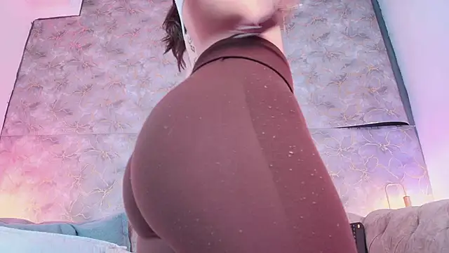 Mia Luxor online show from 04-16-26, 12:17