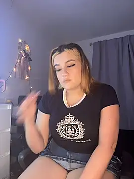 kira velour online show from 12-18-25, 12:17