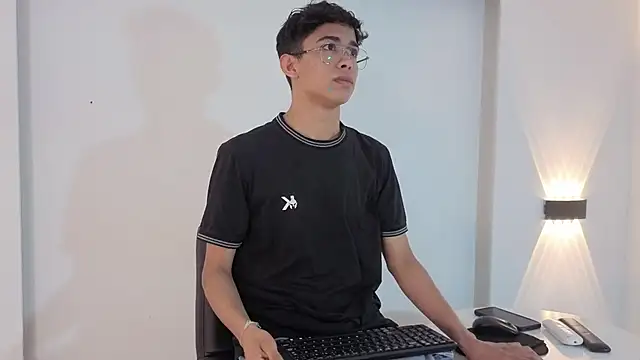 CharmingJeremy  online show from 12-01-25, 12:21