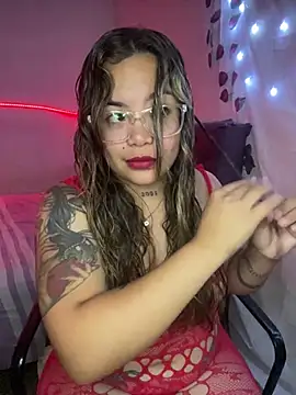 Lindalatina2001 online show from 01-17-26, 01:10