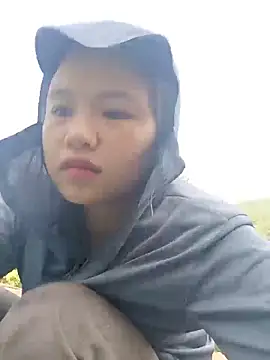 Snapshot of Pretty-haert chatting on 06-14-26, 02:24 Pretty-haert online show from 06-14-26, 02:24