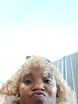 Snapshot of EverythingNIce1 chatting on 02-12-26, 06:30 EverythingNIce1 online show from 02-12-26, 06:30