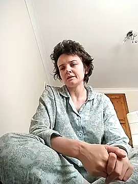 Amy01112 online show from 05-18-26, 10:54