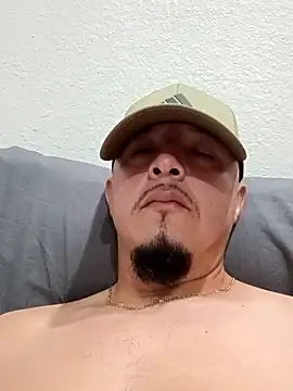 Snapshot of Lalin2323 chatting on 02-21-26, 11:28 Lalin2323 online show from 02-21-26, 11:28