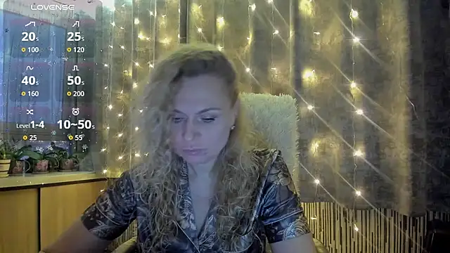 LanaLight x online show from 12-23-25, 06:22