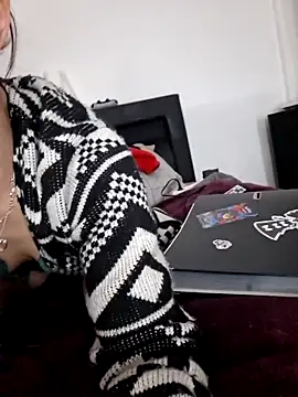 Snapshot of RedTeufelGirl chatting on 02-04-26, 06:14 RedTeufelGirl online show from 02-04-26, 06:14