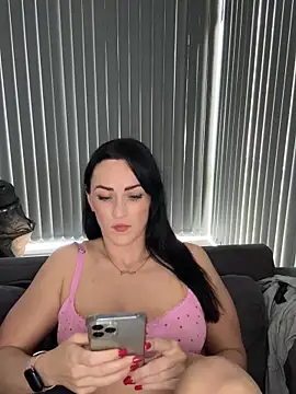 BritishBlueRose online show from 04-18-26, 11:47