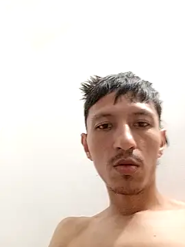 Snapshot of BumblingBimetal chatting on 12-01-25, 04:17 BumblingBimetal online show from 12-01-25, 04:17