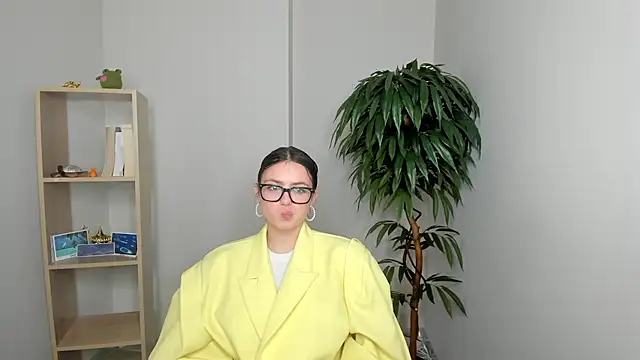 Snapshot of RonnieSparlin chatting on 12-02-25, 11:37 RonnieSparlin online show from 12-02-25, 11:37