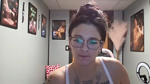 Snapshot of Natalia5Nash chatting on 02-10-26, 02:21 Natalia5Nash online show from 02-10-26, 02:21