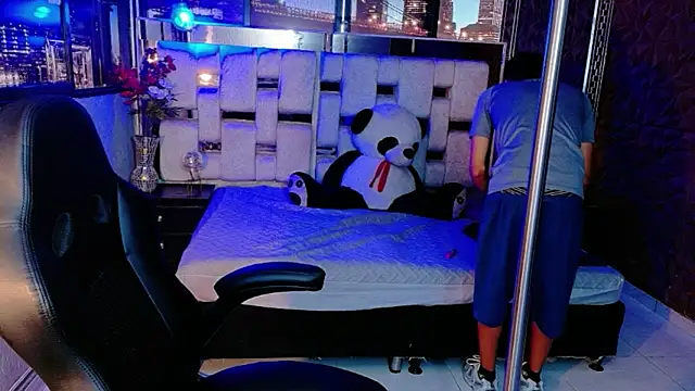 StormLuxX online show from 12-20-25, 03:19