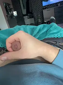 Snapshot of en93000 chatting on 02-23-26, 09:28 en93000 online show from 02-23-26, 09:28