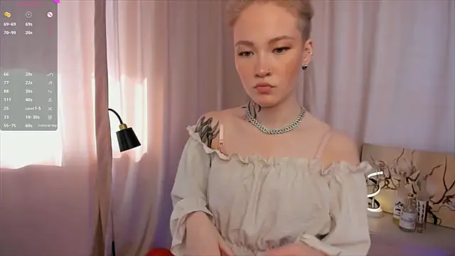 Snapshot of MaireLanda chatting on 06-25-26, 05:12 MaireLanda online show from 06-25-26, 05:12