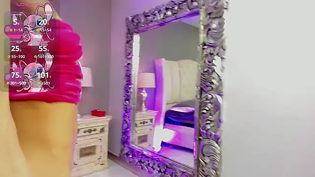 LaraSaint online show from 12-13-25, 07:53