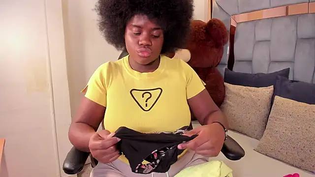 liarosee11 online show from 12-14-25, 02:28