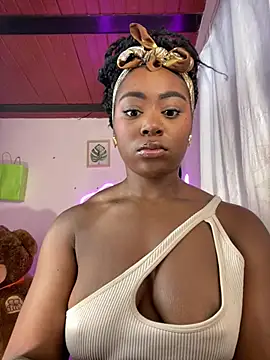 Snapshot of Cynthia_es chatting on 02-24-26, 02:26 Cynthia es online show from 02-24-26, 02:26