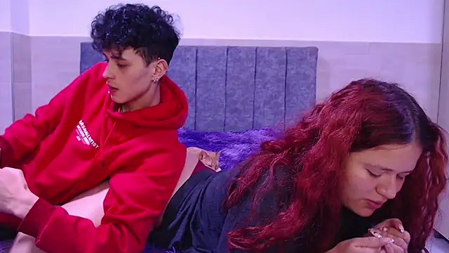 hottie couplee online show from 12-17-25, 09:54