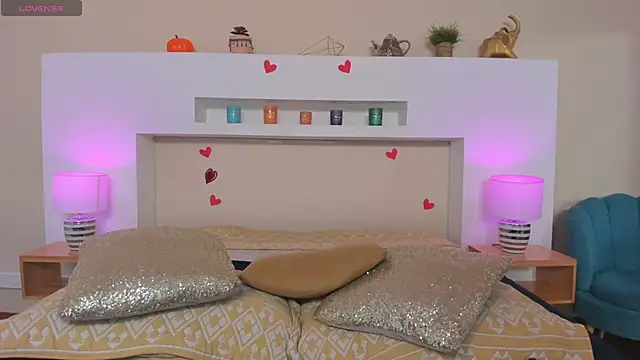 Snapshot of AnikaRomanoff_ chatting on 04-23-26, 12:29 AnikaRomanoff online show from 04-23-26, 12:29