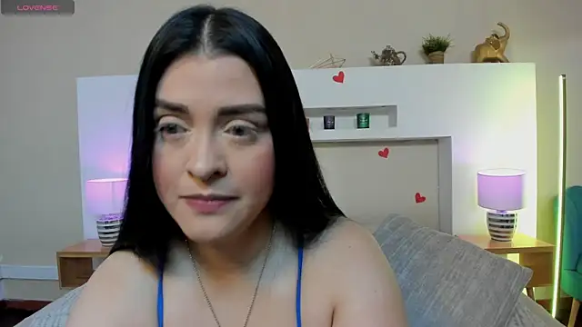 Snapshot of AnikaRomanoff_ chatting on 05-08-26, 11:37 AnikaRomanoff online show from 05-08-26, 11:37