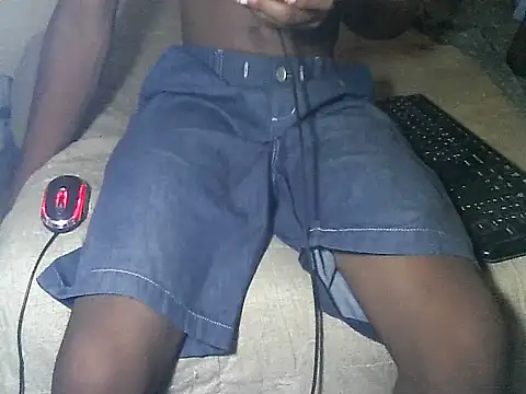 Snapshot of londanirc chatting on 02-28-26, 11:33 londanirc online show from 02-28-26, 11:33