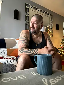 Snapshot of chatting on 12-04-25, 04:38 online show from 12-04-25, 04:38