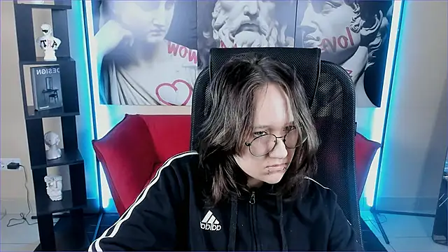 Sylvia Reed online show from 12-15-25, 07:01