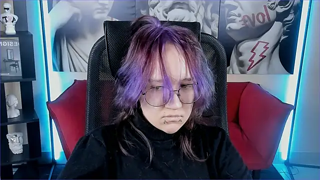 Sylvia Reed online show from 12-19-25, 07:37