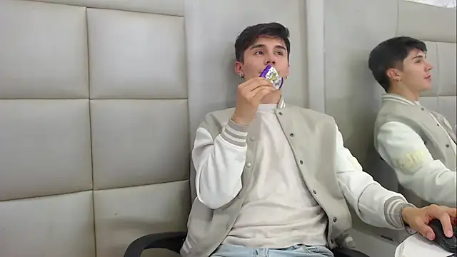 JuanGomm online show from 12-15-25, 03:55