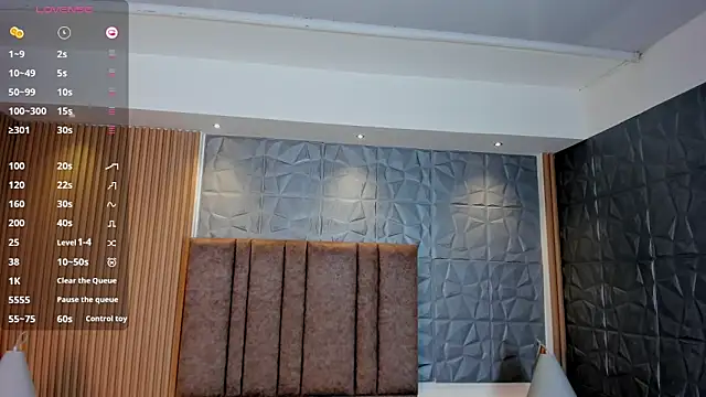 TiffanyHoustton online show from 04-17-26, 12:52