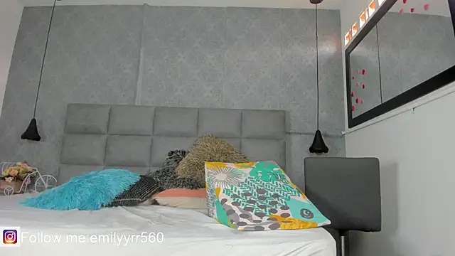 emilyy r online show from 04-15-26, 06:59