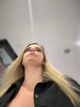 Betsy online show from 02-04-25, 01:16