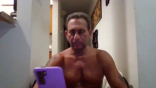 Snapshot of johnnymarino1010 chatting on 07-26-26, 08:38 johnnymarino1010 online show from 07-26-26, 08:38