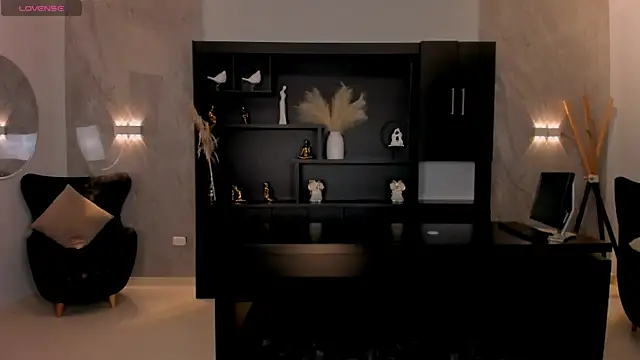 Snapshot of ChloeManson chatting on 03-18-25, 08:48 ChloeManson online show from 03-18-25, 08:48