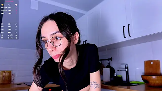 Elizwise online show from 02-16-26, 06:04