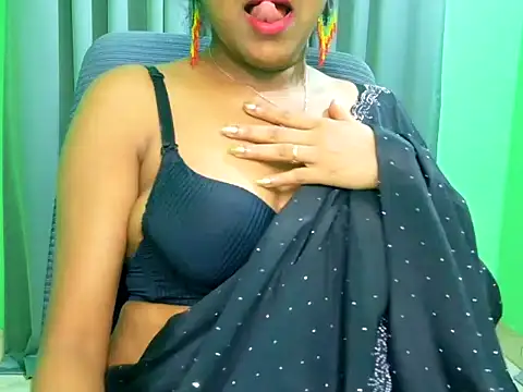 Snapshot of Spit_queenC_for_you chatting on 06-29-26, 01:00 Spit queenC for you online show from 06-29-26, 01:00