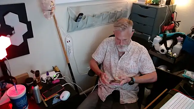 Snapshot of FeNyx_Flayme chatting on 12-17-25, 07:03 FeNyx Flayme online show from 12-17-25, 07:03