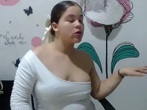 Snapshot of RosieCheeks- chatting on 12-03-25, 11:30 RosieCheeks- online show from 12-03-25, 11:30