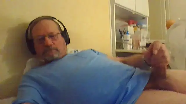 Snapshot of Wanky357 chatting on 06-04-26, 08:48 Wanky357 online show from 06-04-26, 08:48
