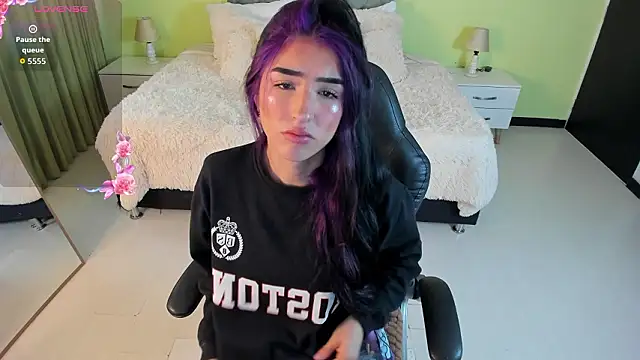 Celeste Rous   online show from 02-10-26, 12:09