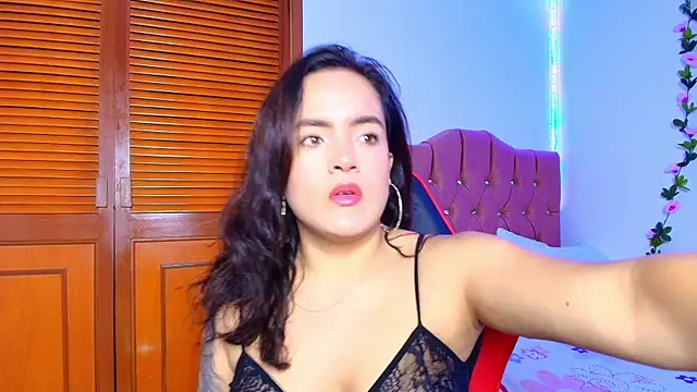 Snapshot of sara_santana__ chatting on 12-17-25, 11:33 sara santana online show from 12-17-25, 11:33