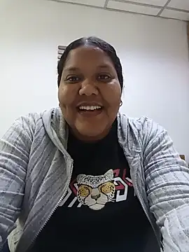 Snapshot of VaneandRossy chatting on 05-31-26, 07:37 VaneandRossy online show from 05-31-26, 07:37