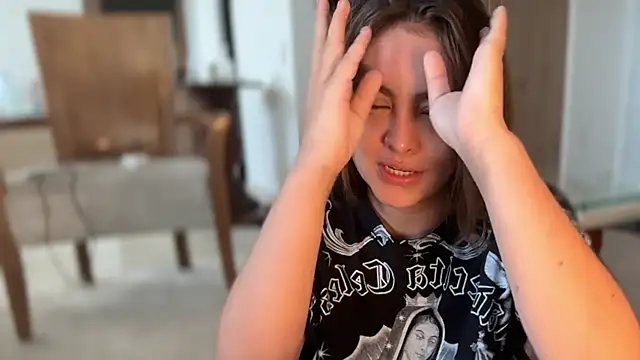 miaferrer777 online show from 04-12-26, 04:23