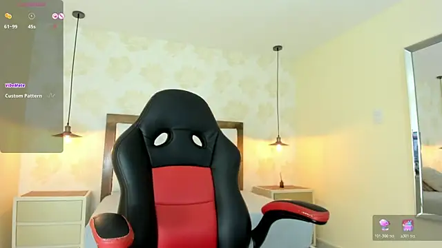 Snapshot of VENUSGREYS1 chatting on 05-23-26, 12:09 VENUSGREYS1 online show from 05-23-26, 12:09