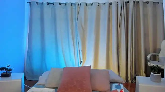 Amy Parkker online show from 04-08-26, 12:49